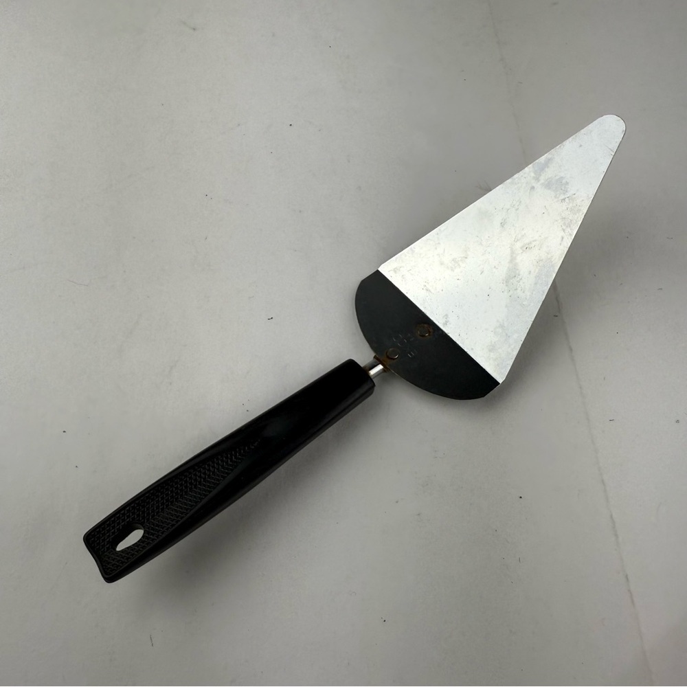 Vintage Ekco Pie Server Metal Black Handle Kitchen Utensil SEE ALL.